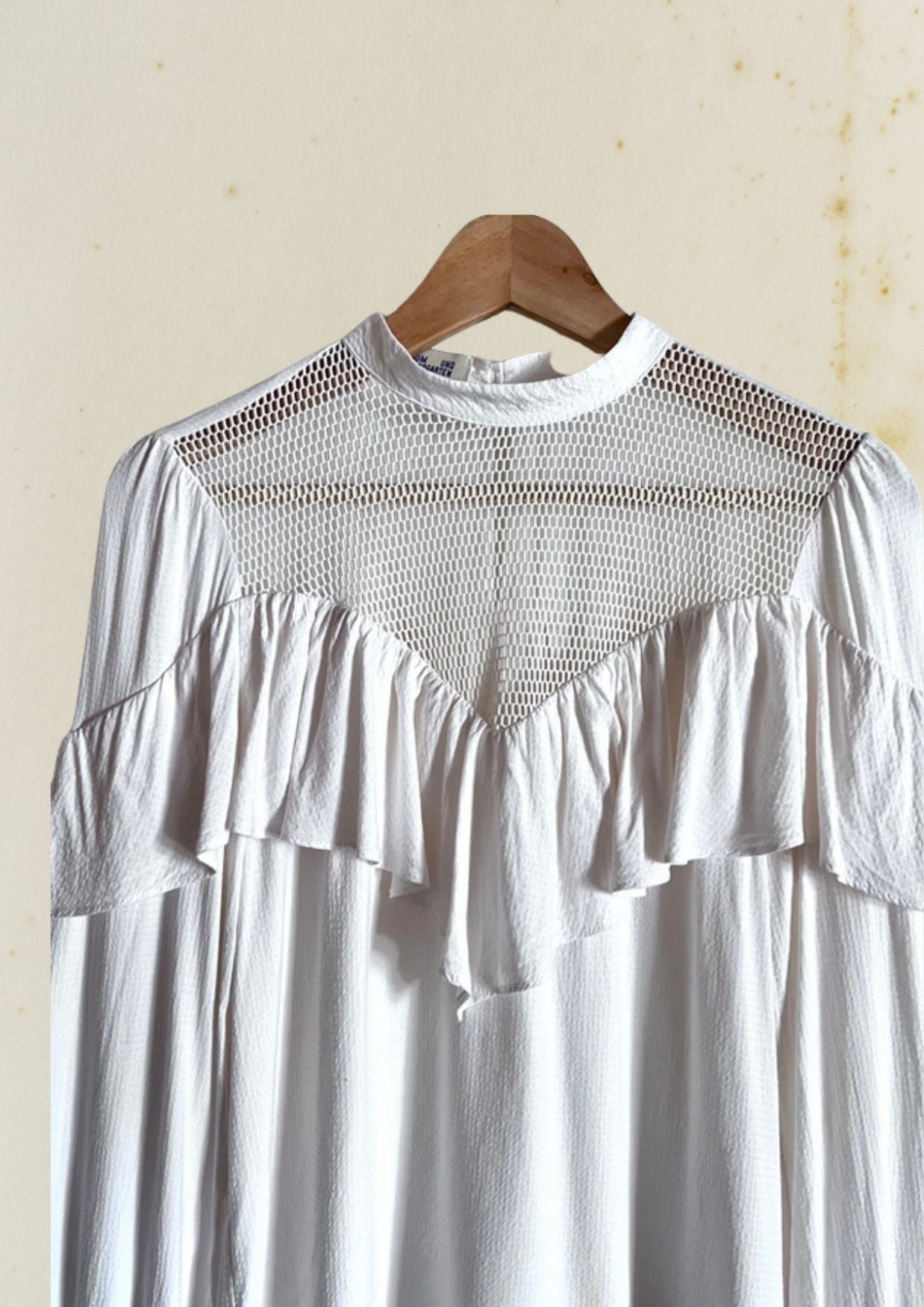 BAUM UND PFERDGARTEN off-white ruffle shirt