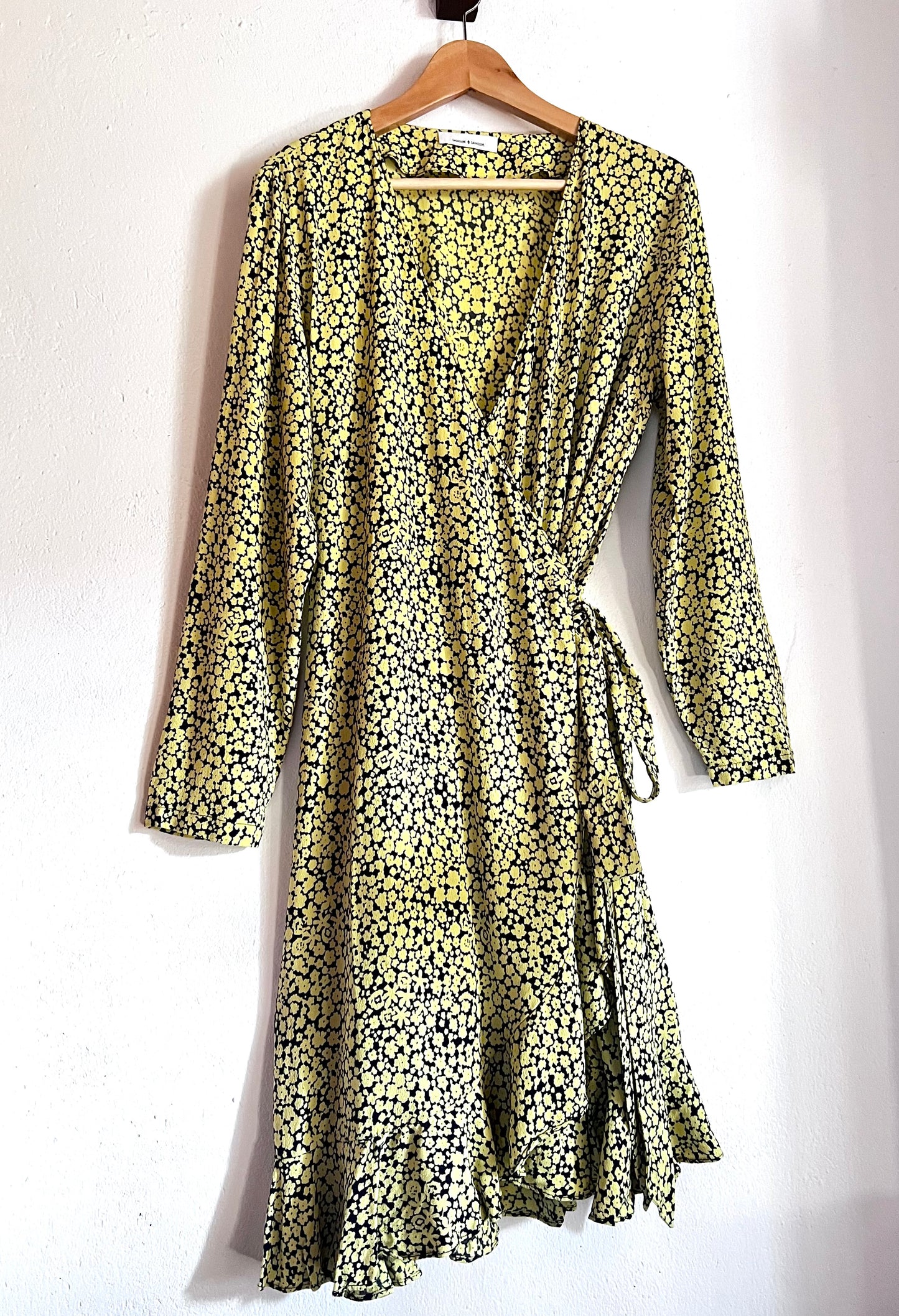 samsoesamsoe limonis black yellow flower wrap dress ruffle