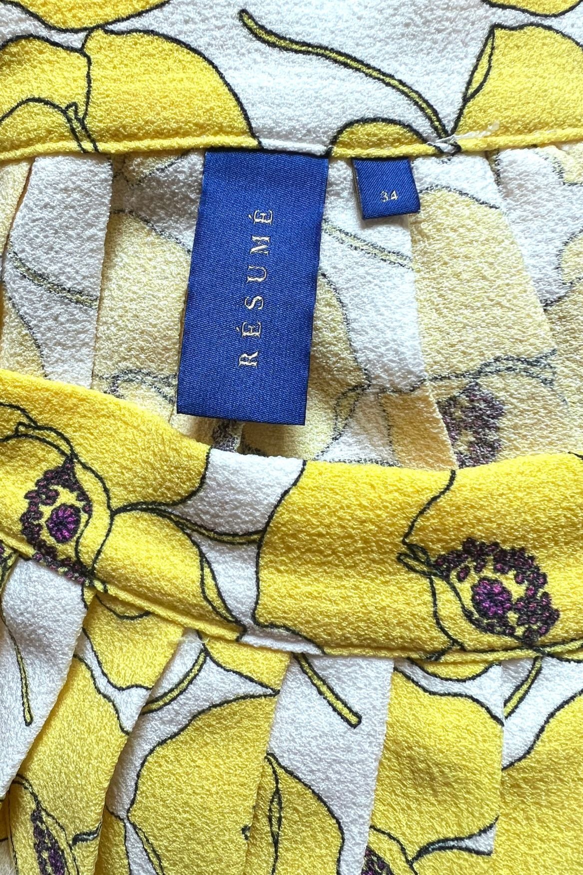 resume white yellow floral pleat mini-skirt summer