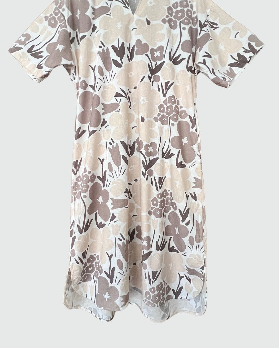 Robe longue beige à fleurs, collaboration MARIMEKKO