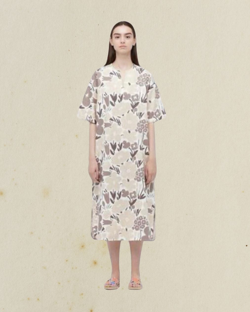 Robe longue beige à fleurs, collaboration MARIMEKKO