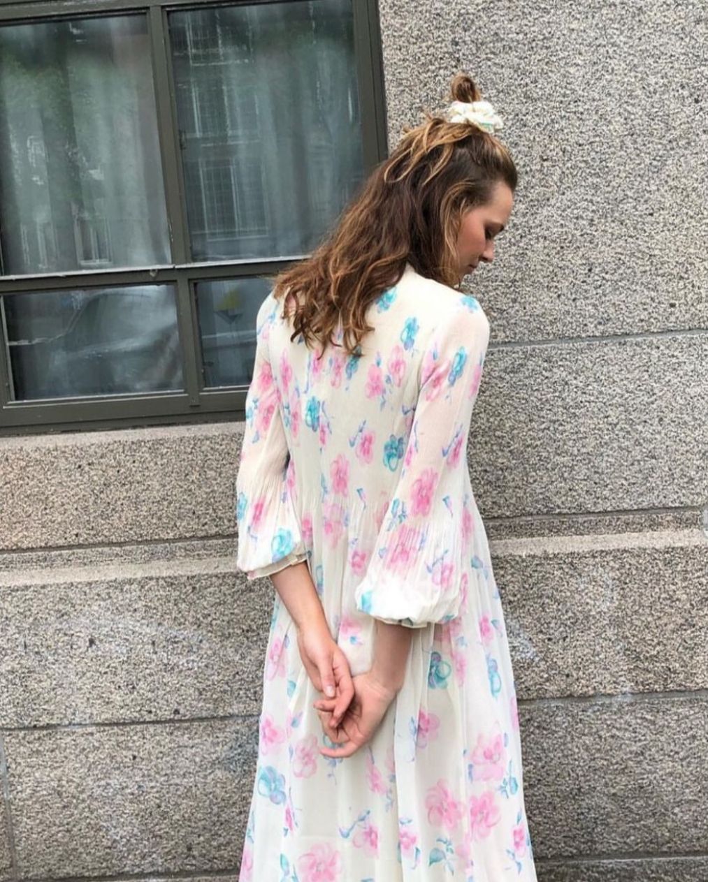GANNI - Robe longue longue plissée en georgette la plus rêveuse à imprimé floral pastel