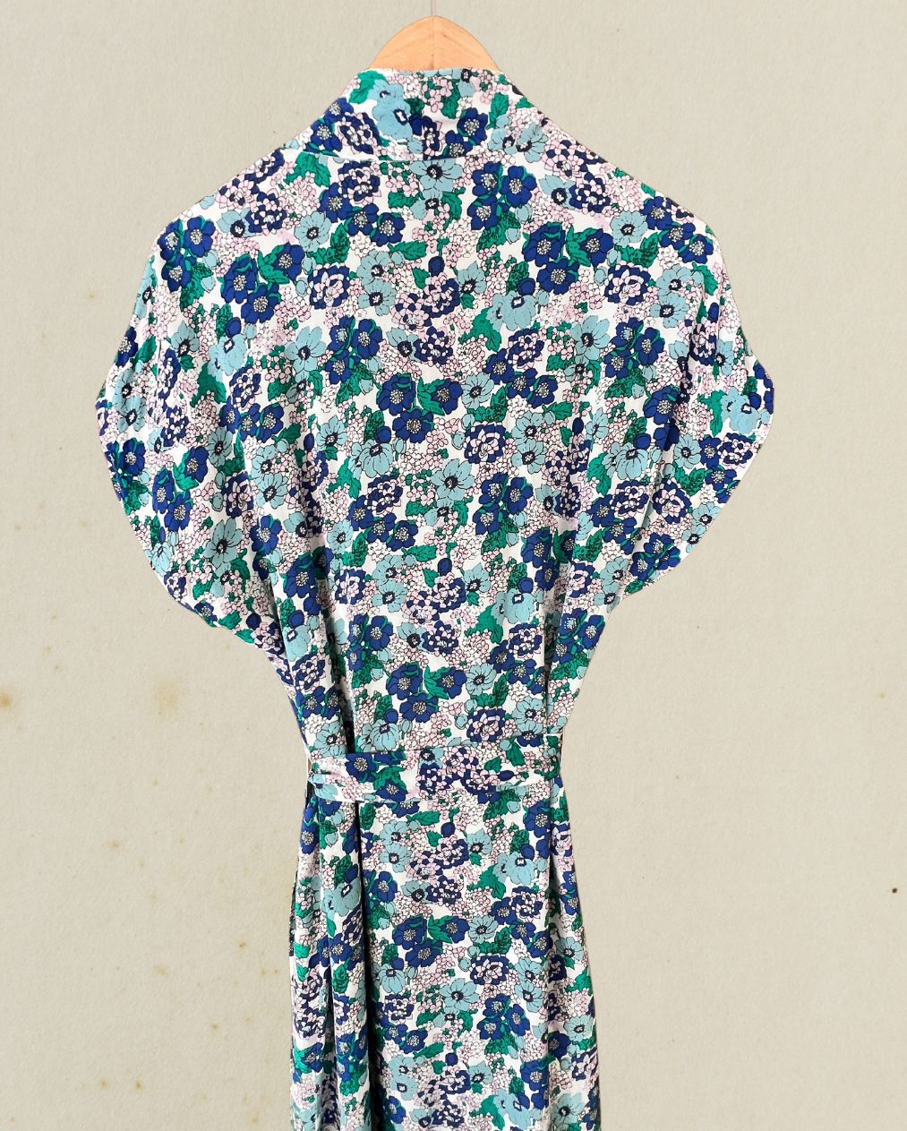SAMSOE SAMSOE "Venice" robe longue portefeuille fleurie avec ceinture