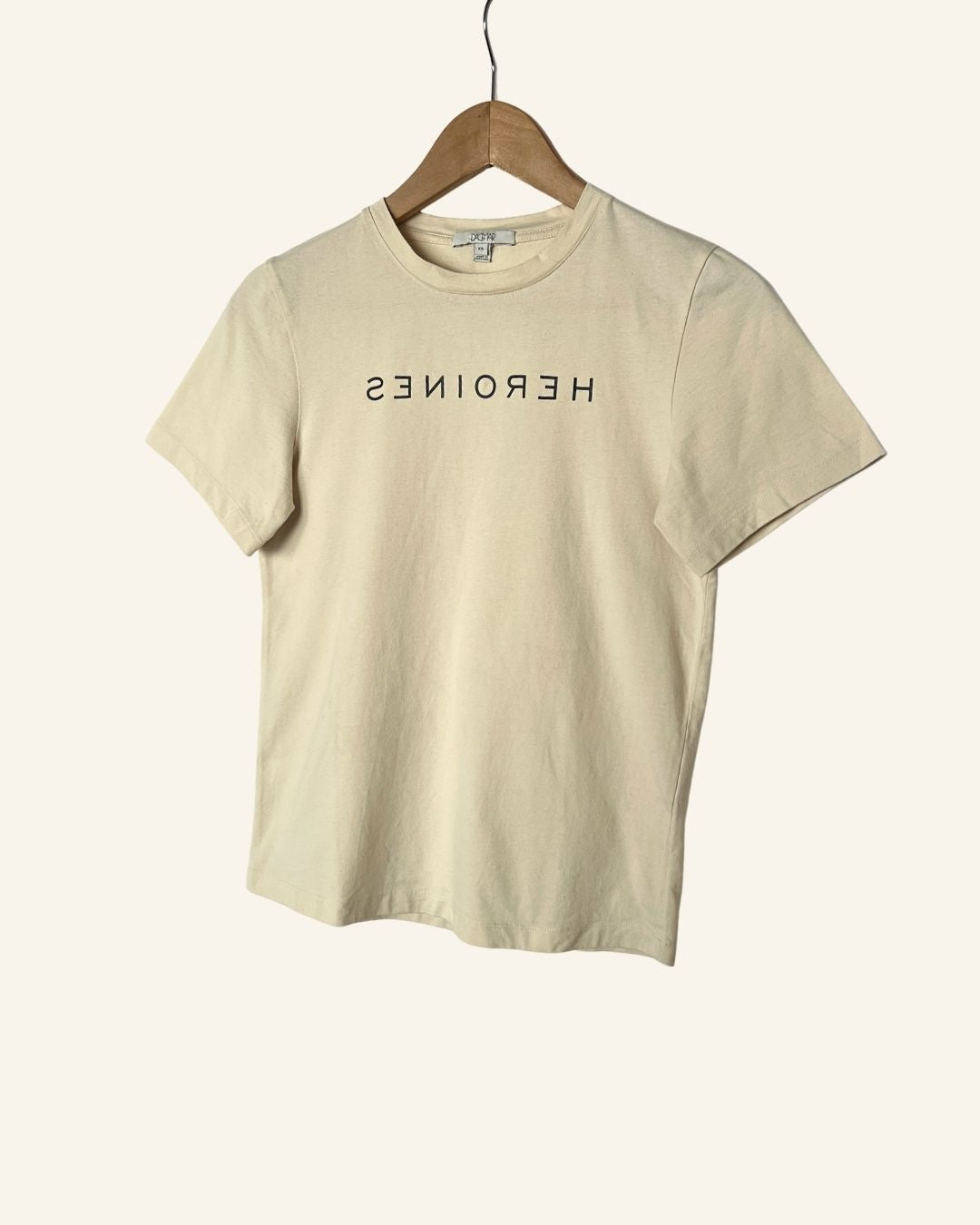DAGMAR "Heroines" mirror text light beige cream t-shirt in organic cotton
