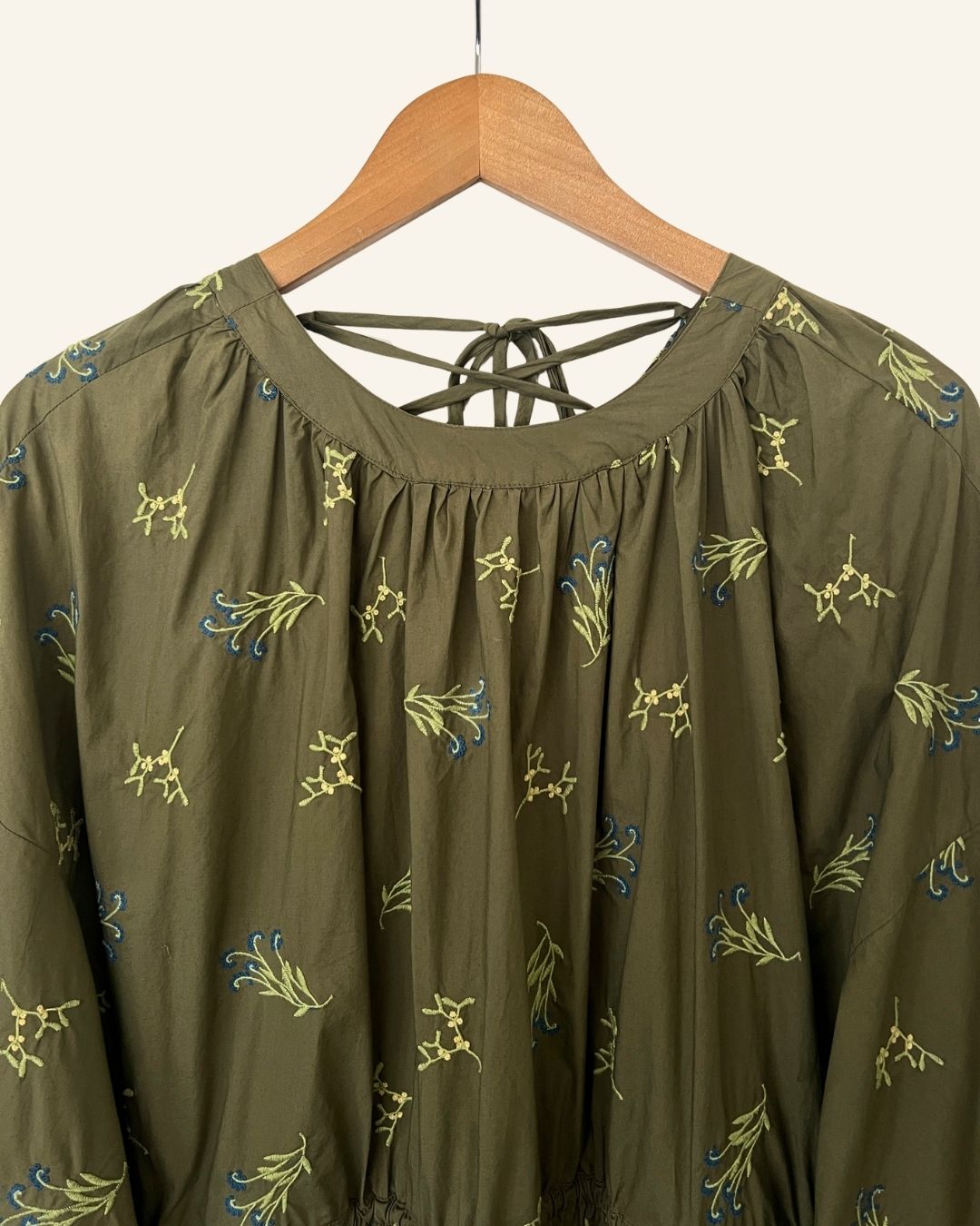 RODEBJER Kaki oversize embroidered poplin cotton long dress with&nbsp;laced ribbons on the back
