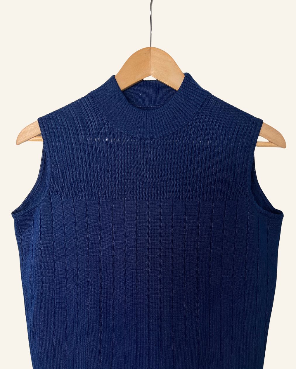 Vintage 1970s navy blue sleeveless knit sweater