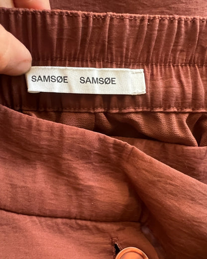 SAMSOE SAMSOE chocolate brown buttoned knot skirt