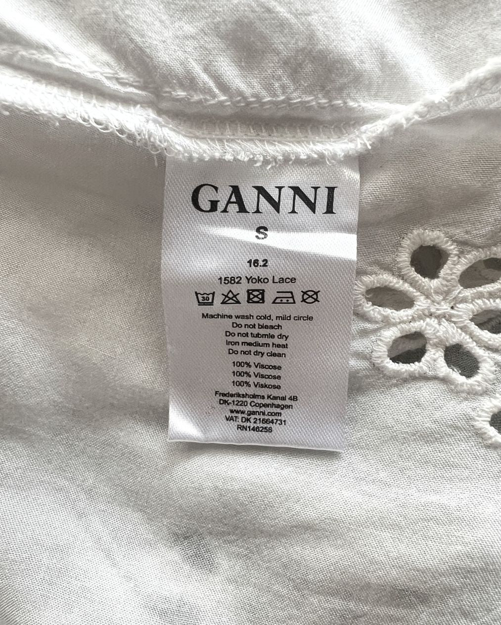 GANNI white embroidered large sleeves blouse