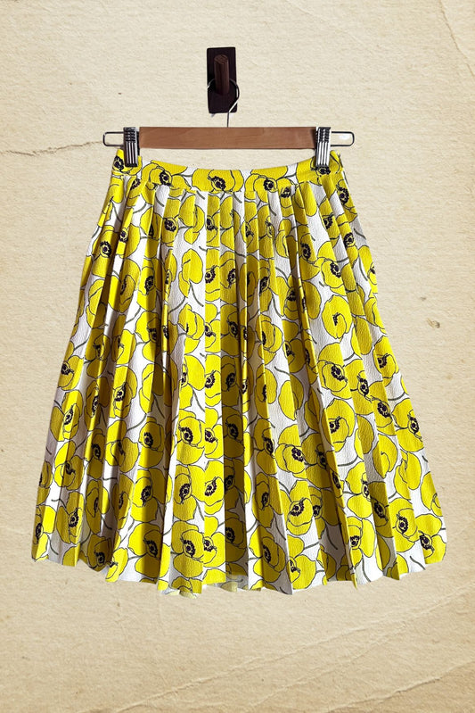 resume white yellow floral pleat mini-skirt summer