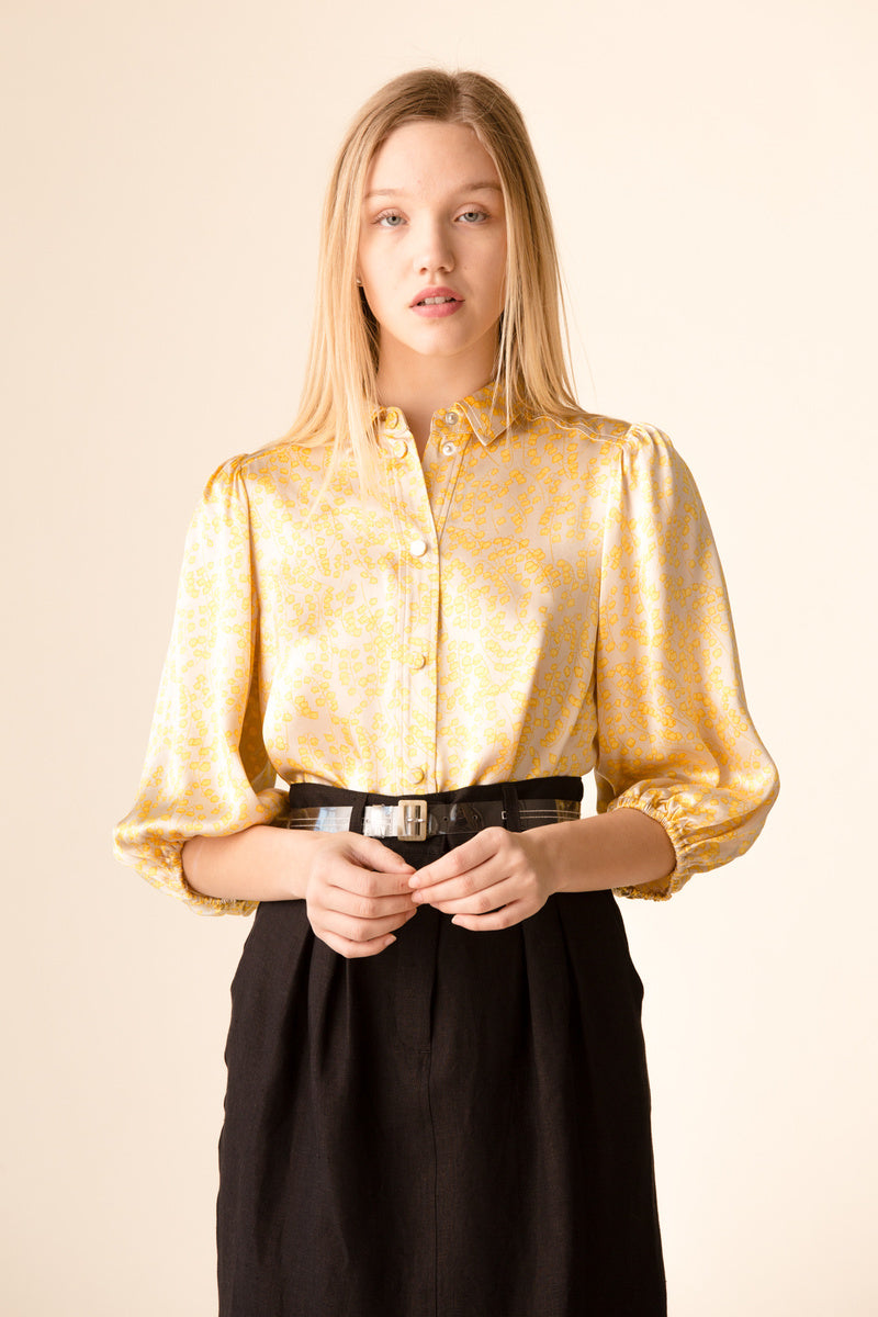 GANNI short cream satin shirt with yellow flowers and puff sleeves