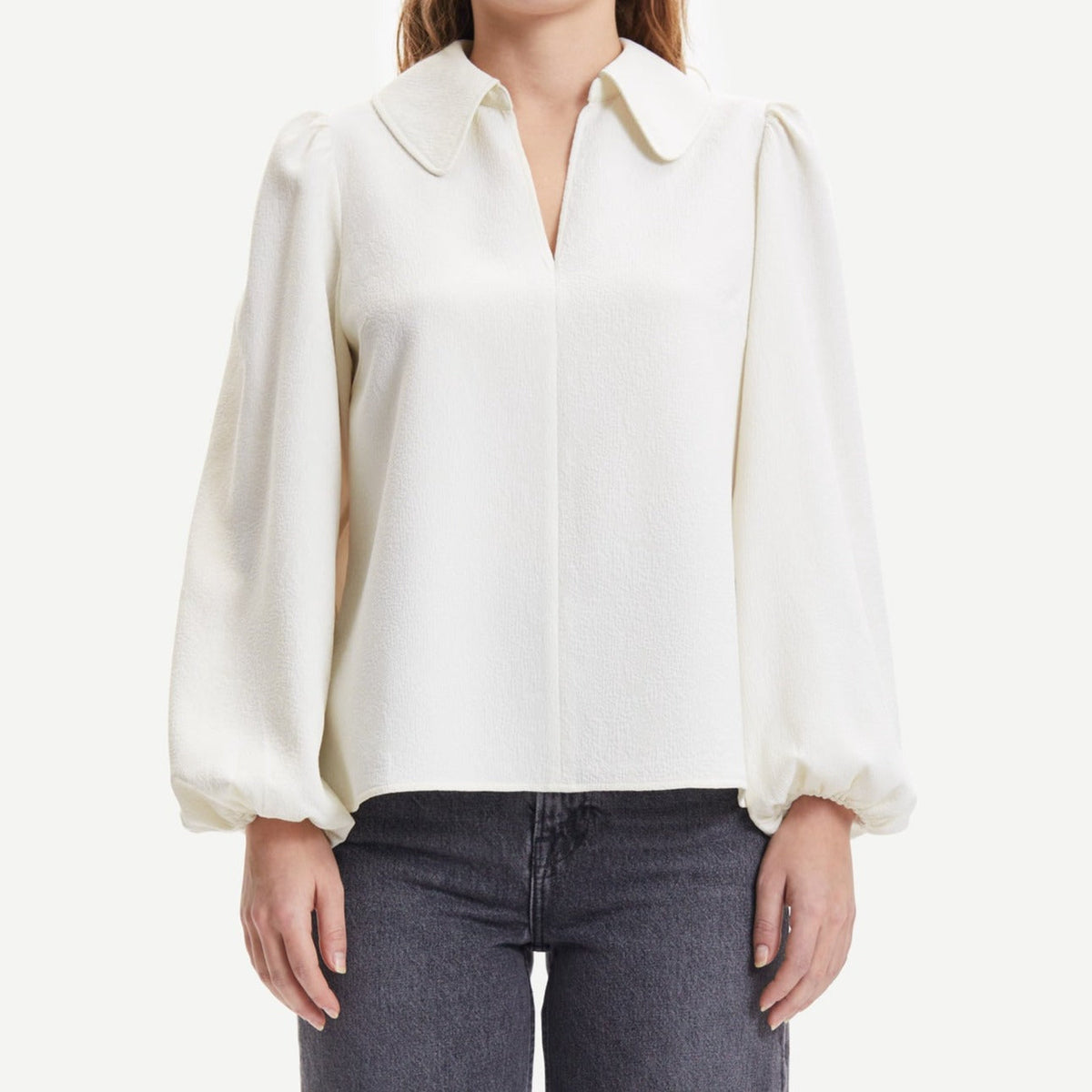 SAMSOE SAMSOE Margot waffle fabric puff sleeved V-neck blouse