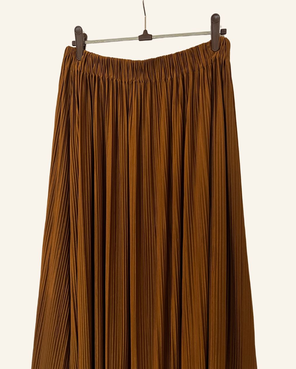 SAMSOE SAMSOE Cognac brown pleated long skirt