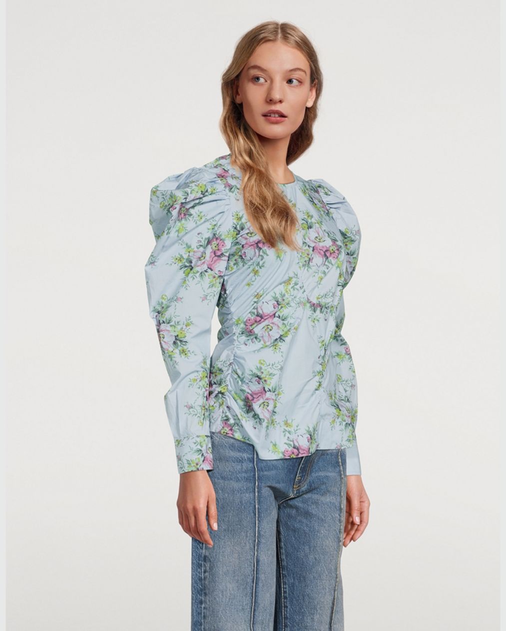 gannibluefloralpuffshoulderstopblouse