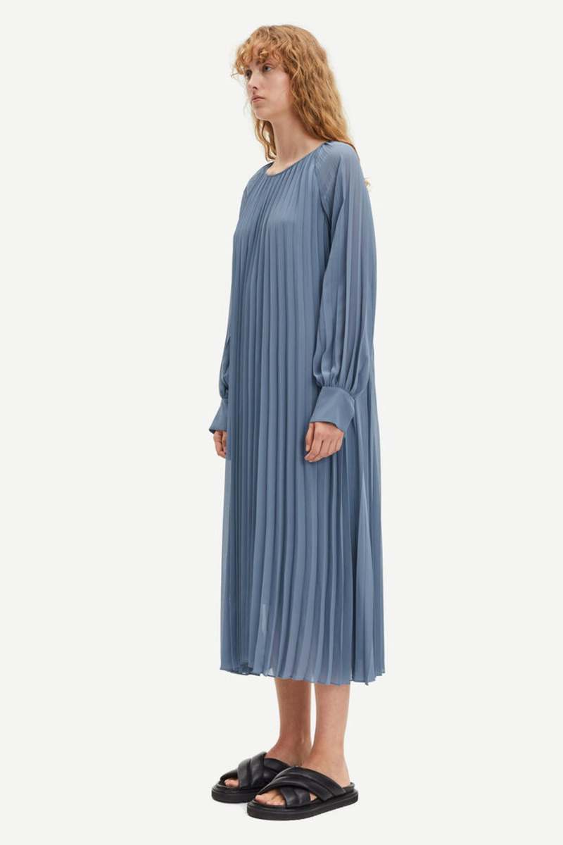 SAMSOE SAMSOE ANNMARI long blue pleated balloon sleeves dress