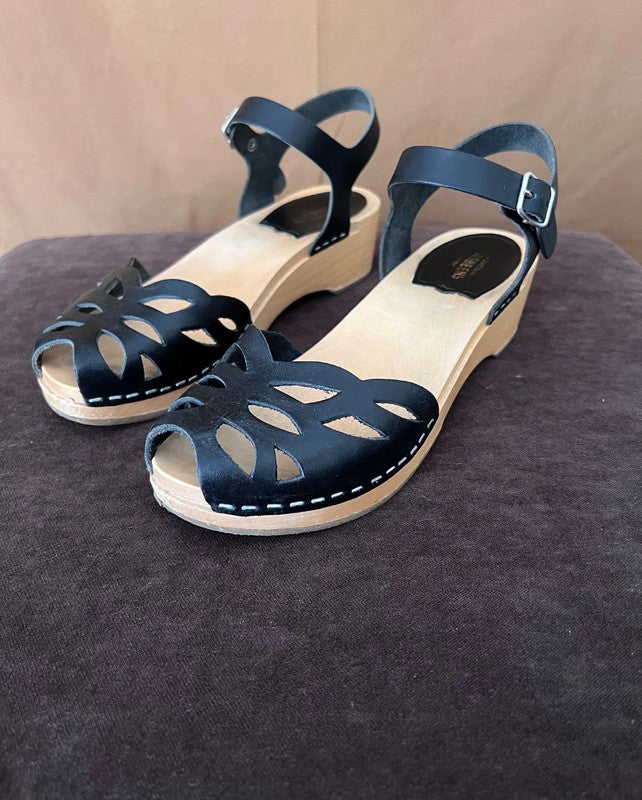 swedishhasbeensblackclogshoes

