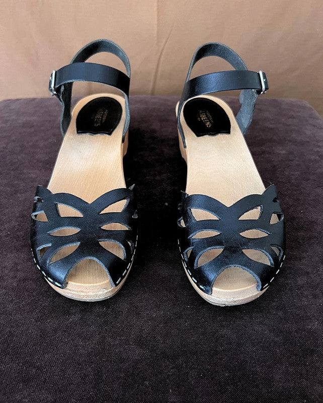 swedishhasbeensblackclogshoes